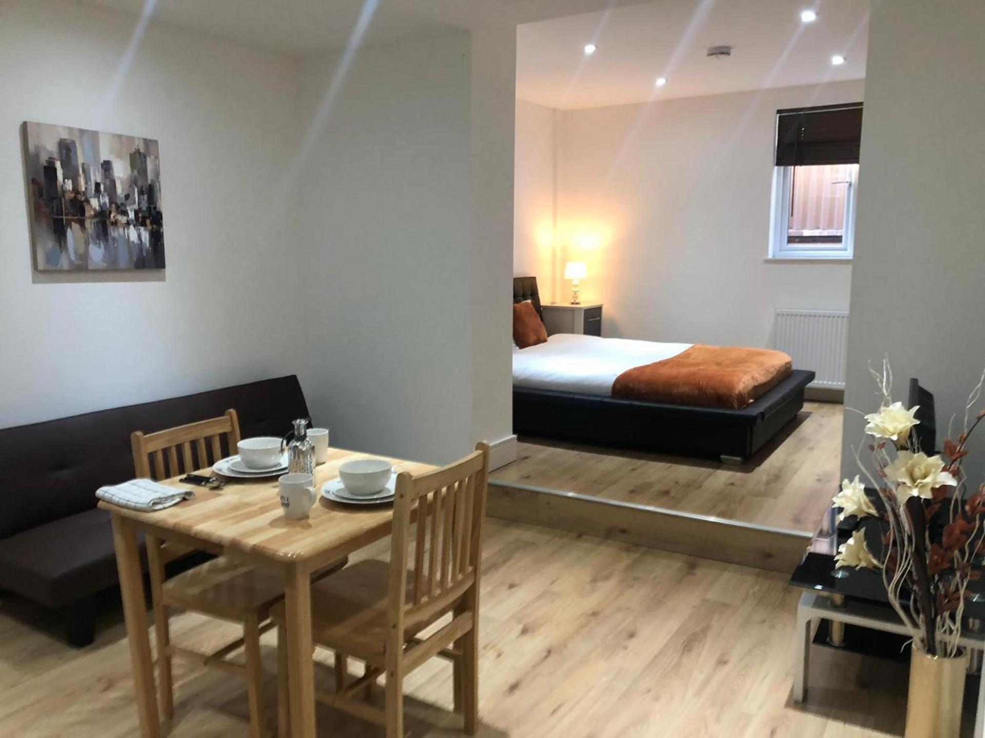 Bermondsey 3 People Beautiful * Londra